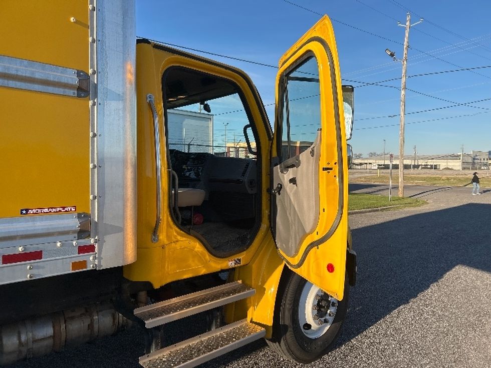 Medium Duty Box Truck-Light and Medium Duty Trucks-Freightliner-2022-M2-Birmingham-AL-131,365\n\t\tmiles-$ 75,750 - Image 20