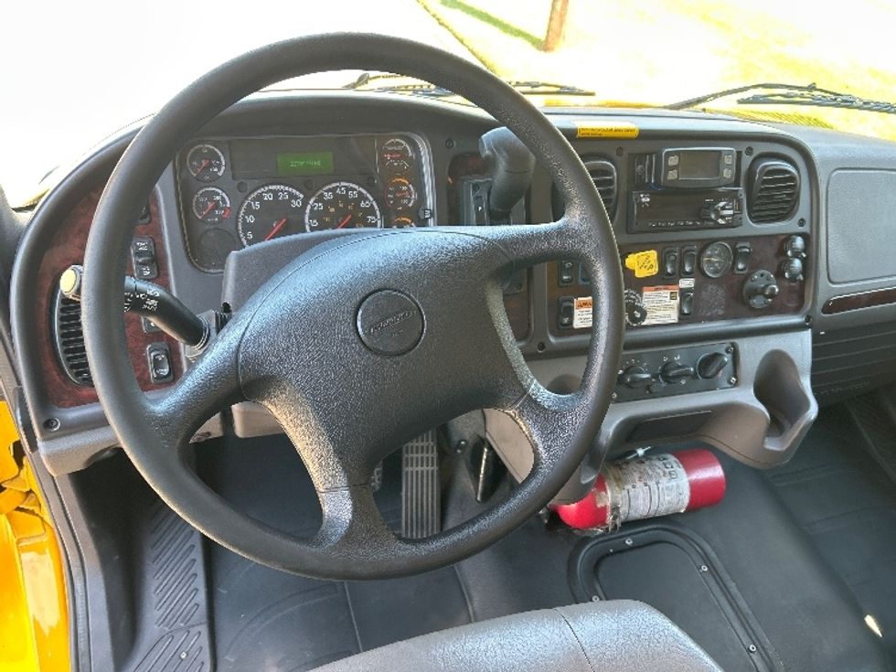 Medium Duty Box Truck-Light and Medium Duty Trucks-Freightliner-2022-M2-Birmingham-AL-207,499\n\t\tmiles-$ 60,000 - Image 18