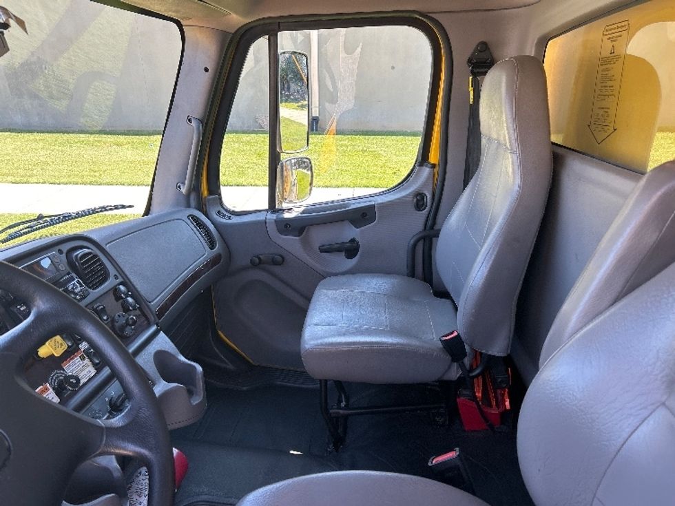Medium Duty Box Truck-Light and Medium Duty Trucks-Freightliner-2022-M2-Birmingham-AL-207,499\n\t\tmiles-$ 60,000 - Image 19