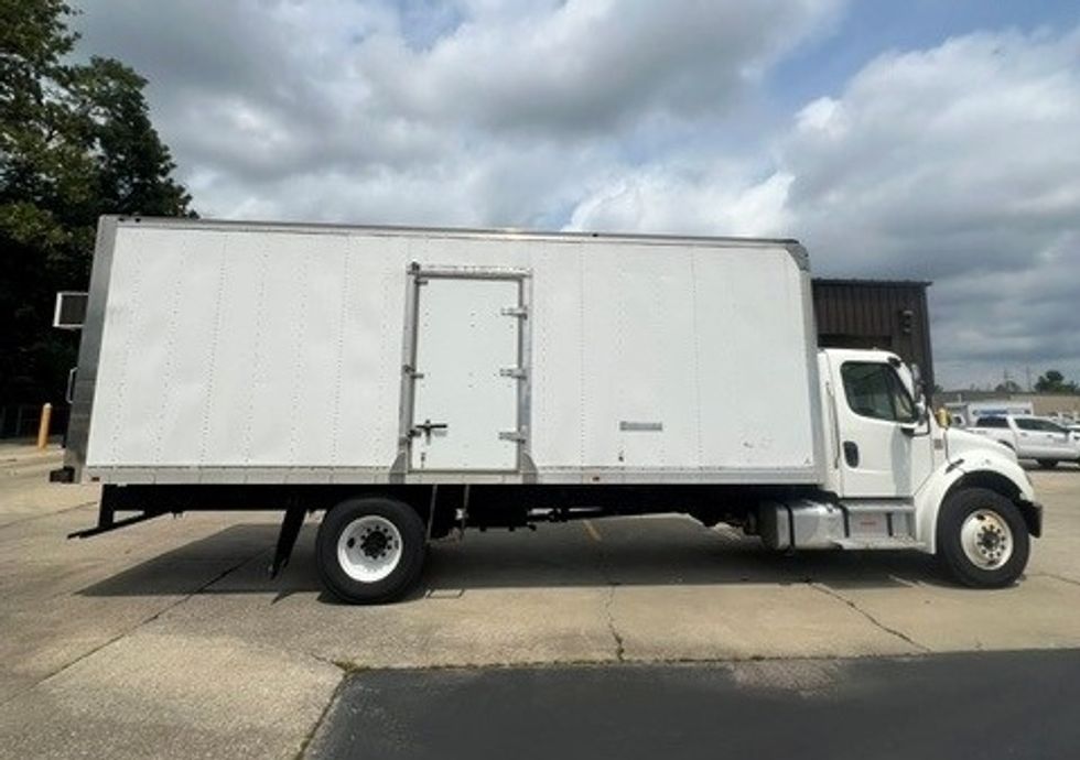 Medium Duty Box Truck-Light and Medium Duty Trucks-Freightliner-2022-M2-Bloomington-IN-329,772\n\t\tmiles-$ 27,000 - Image 14
