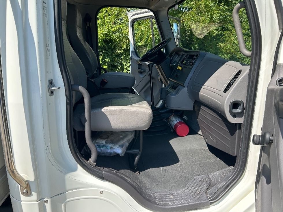 Medium Duty Box Truck-Light and Medium Duty Trucks-Freightliner-2022-M2-Bloomington-IN-329,772\n\t\tmiles-$ 27,000 - Image 18