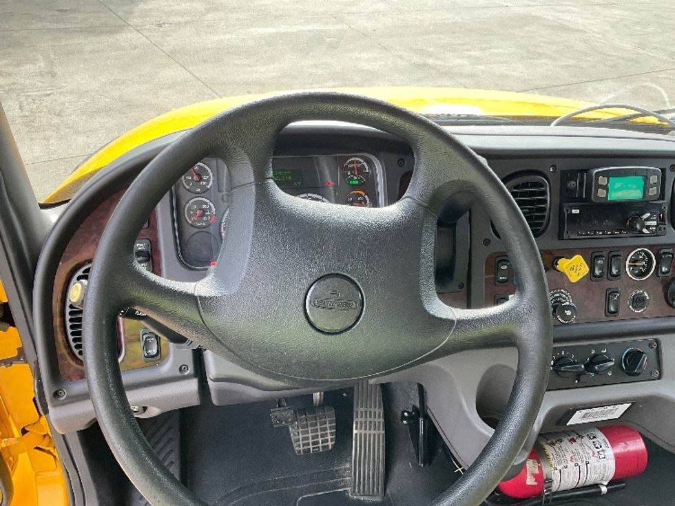 Medium Duty Box Truck-Light and Medium Duty Trucks-Freightliner-2022-M2-Bowling Green-KY-125,961\n\t\tmiles-$ 72,750 - Image 18