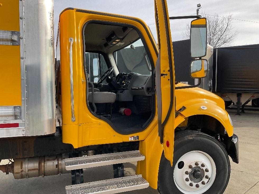Medium Duty Box Truck-Light and Medium Duty Trucks-Freightliner-2022-M2-Bowling Green-KY-125,961\n\t\tmiles-$ 72,750 - Image 20