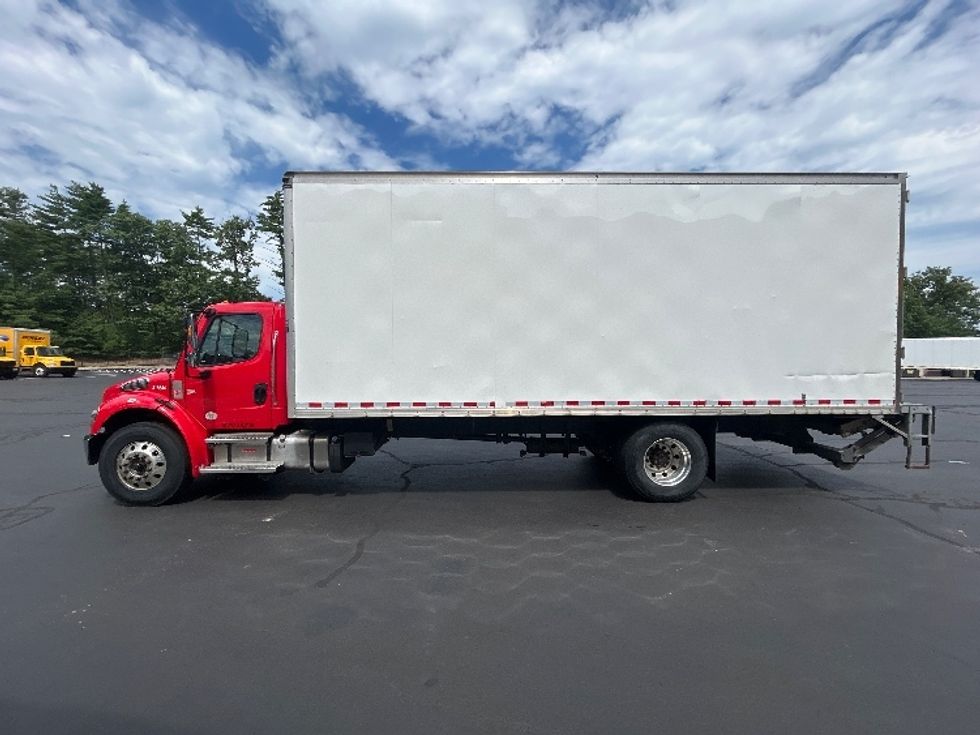 Medium Duty Box Truck-Light and Medium Duty Trucks-Freightliner-2022-M2-Braintree-MA-285,074\n\t\tmiles-$ 45,250 - Image 4