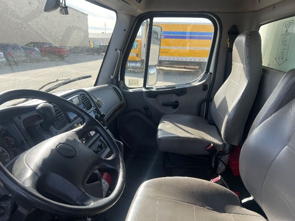 Medium Duty Box Truck-Light and Medium Duty Trucks-Freightliner-2022-M2-Brooklyn Park-MN-111,579\n\t\tmiles-$ 73,750 - Image 17