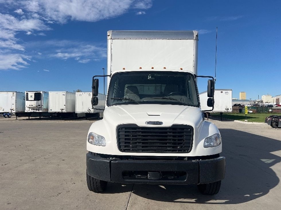 2022 Freightliner M2 106 Medium Duty photo 2