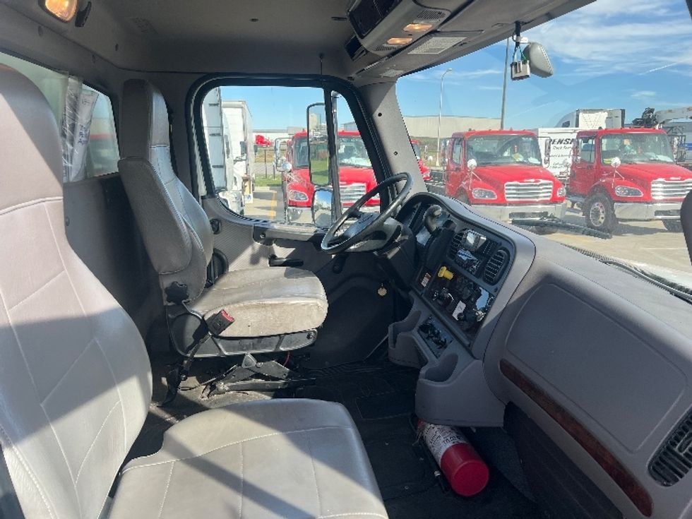 Medium Duty Box Truck-Light and Medium Duty Trucks-Freightliner-2022-M2-Brooklyn Park-MN-111,579\n\t\tmiles-$ 73,750 - Image 20