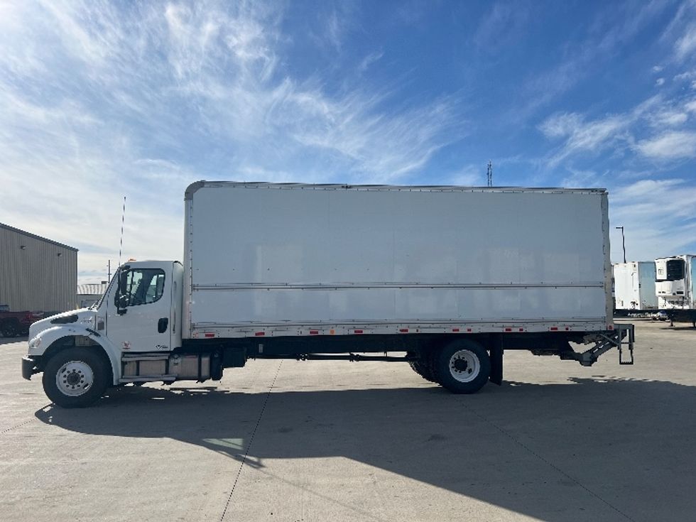 2022 Freightliner M2 106 Medium Duty photo 4