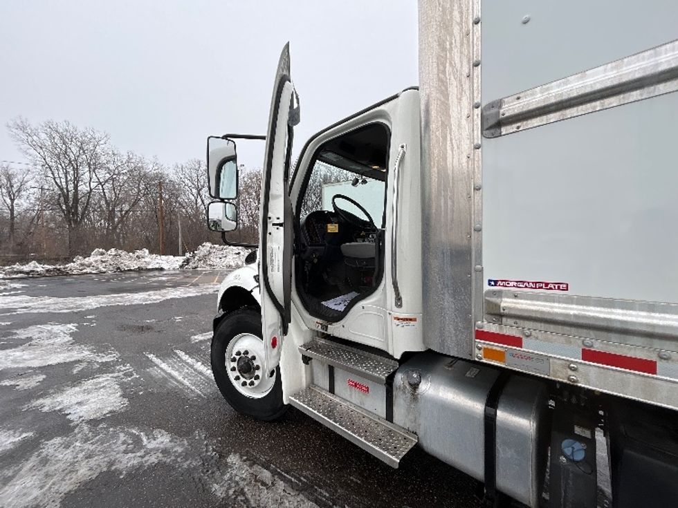 Medium Duty Box Truck-Light and Medium Duty Trucks-Freightliner-2022-M2-Brooklyn Park-MN-113,225\n\t\tmiles-$ 73,750 - Image 16
