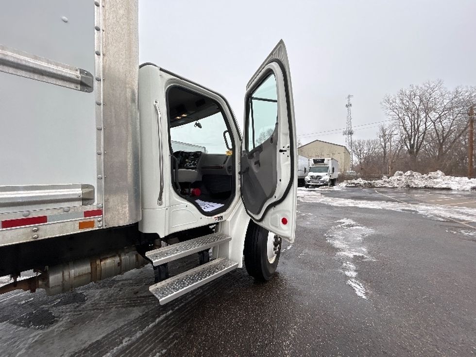 Medium Duty Box Truck-Light and Medium Duty Trucks-Freightliner-2022-M2-Brooklyn Park-MN-113,225\n\t\tmiles-$ 73,750 - Image 20