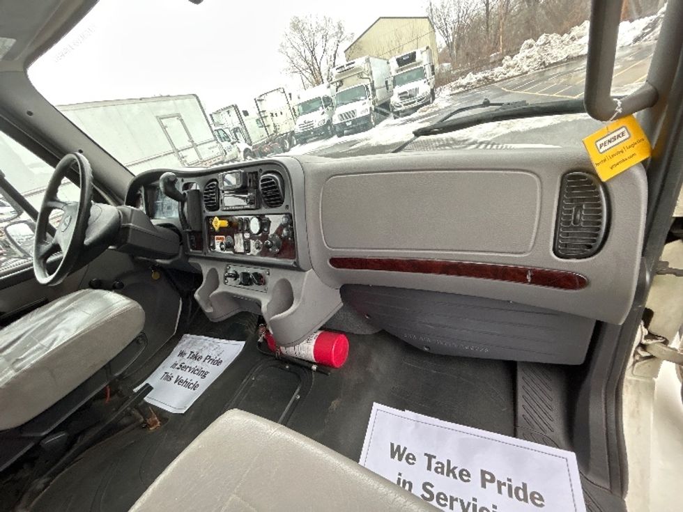 Medium Duty Box Truck-Light and Medium Duty Trucks-Freightliner-2022-M2-Brooklyn Park-MN-113,225\n\t\tmiles-$ 73,750 - Image 21