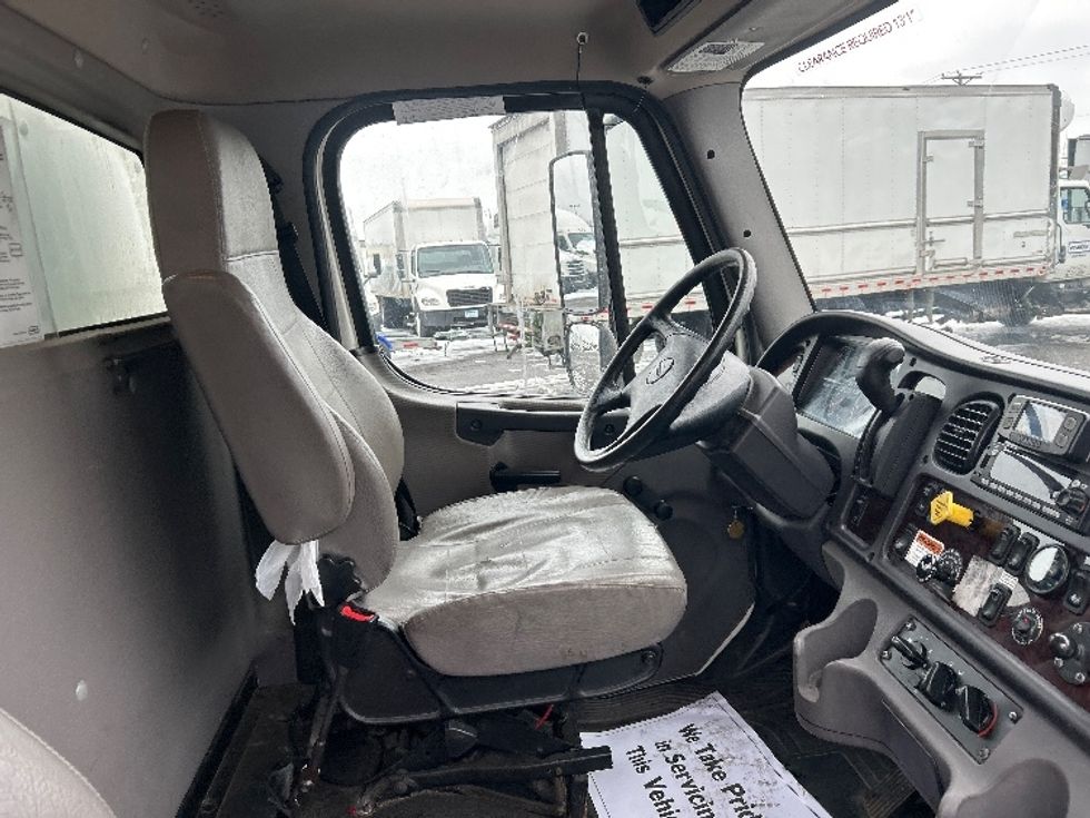 Medium Duty Box Truck-Light and Medium Duty Trucks-Freightliner-2022-M2-Brooklyn Park-MN-113,225\n\t\tmiles-$ 73,750 - Image 22