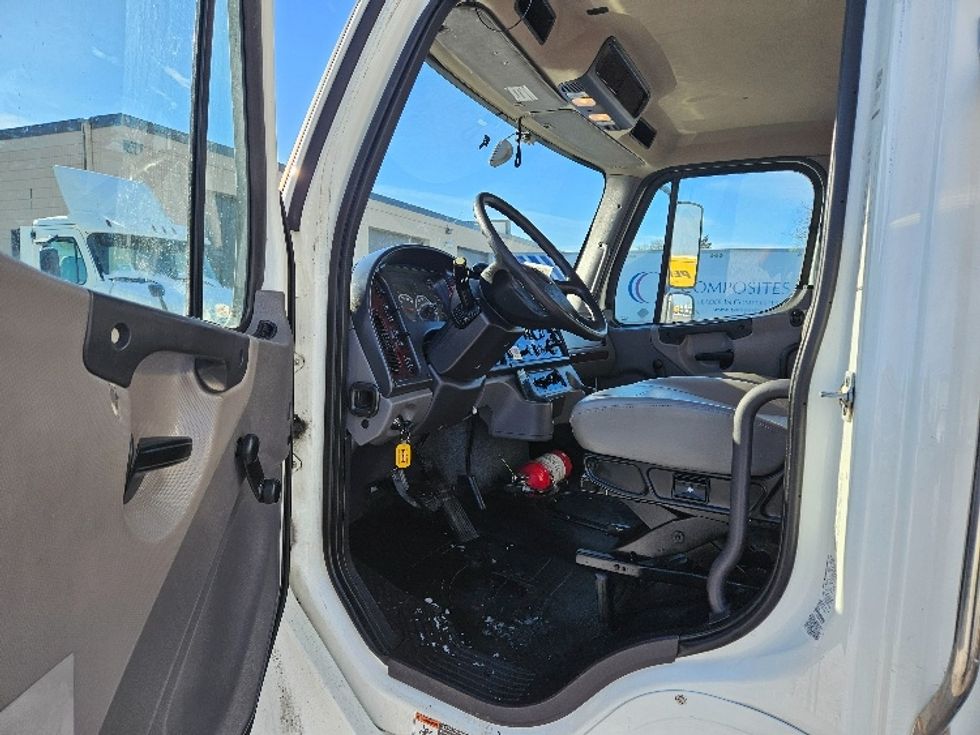 Medium Duty Box Truck-Light and Medium Duty Trucks-Freightliner-2022-M2-Brooklyn Park-MN-119,972\n\t\tmiles-$ 72,750 - Image 16