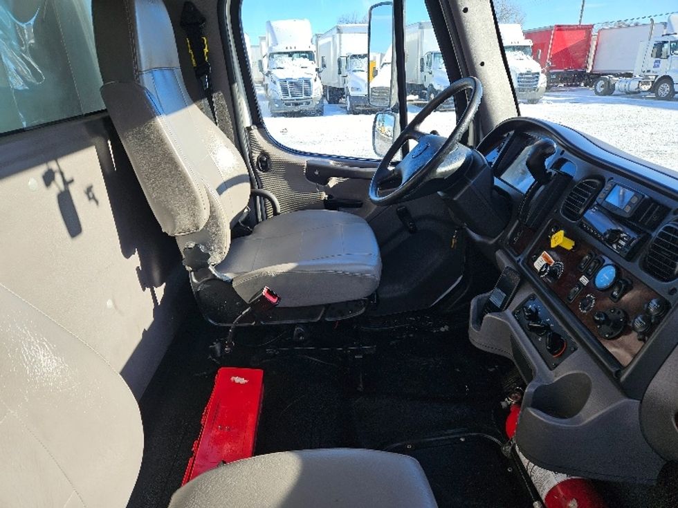Medium Duty Box Truck-Light and Medium Duty Trucks-Freightliner-2022-M2-Brooklyn Park-MN-119,972\n\t\tmiles-$ 72,750 - Image 22