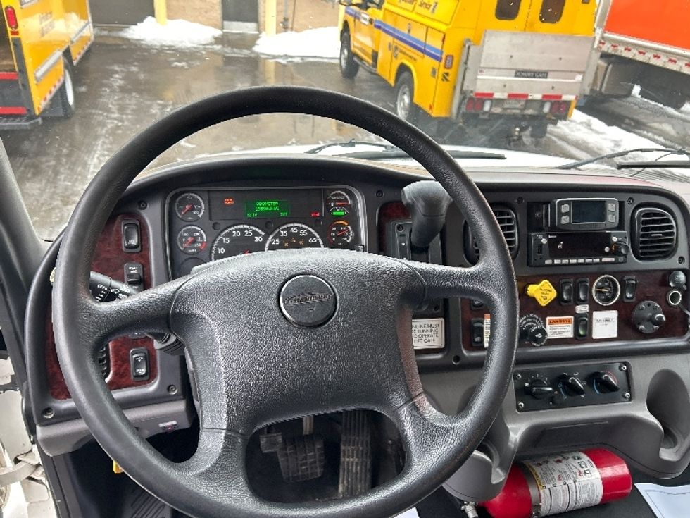 Medium Duty Box Truck-Light and Medium Duty Trucks-Freightliner-2022-M2-Brooklyn Park-MN-144,624\n\t\tmiles-$ 68,500 - Image 18