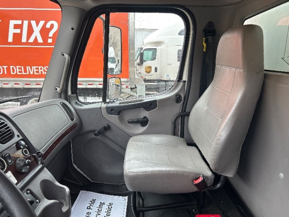 Medium Duty Box Truck-Light and Medium Duty Trucks-Freightliner-2022-M2-Brooklyn Park-MN-144,624\n\t\tmiles-$ 68,500 - Image 19