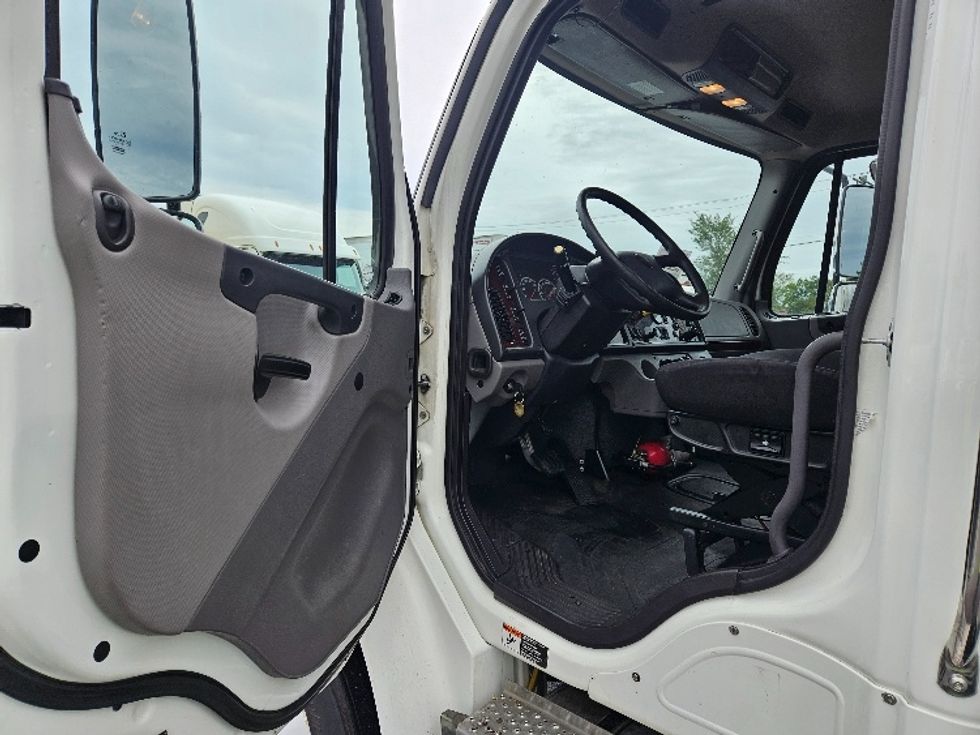 Medium Duty Box Truck-Light and Medium Duty Trucks-Freightliner-2022-M2-Brooklyn Park-MN-150,124\n\t\tmiles-$ 67,500 - Image 16