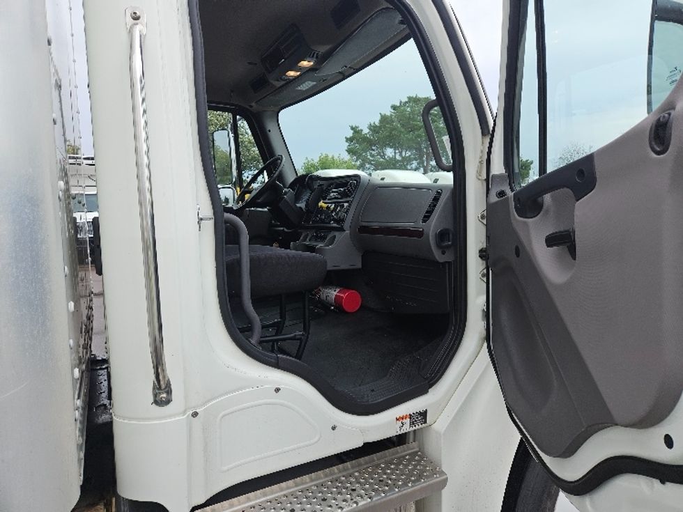 Medium Duty Box Truck-Light and Medium Duty Trucks-Freightliner-2022-M2-Brooklyn Park-MN-150,124\n\t\tmiles-$ 67,500 - Image 20