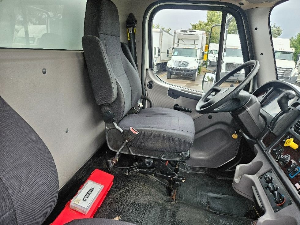 Medium Duty Box Truck-Light and Medium Duty Trucks-Freightliner-2022-M2-Brooklyn Park-MN-150,124\n\t\tmiles-$ 67,500 - Image 22