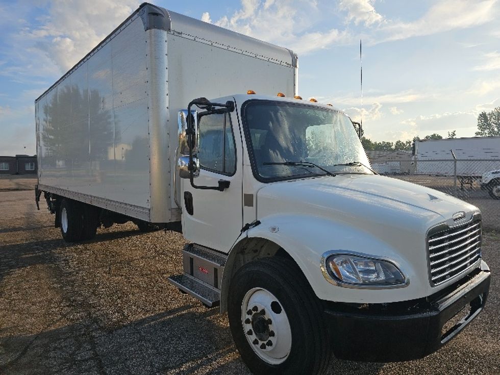 Medium Duty Box Truck-Light and Medium Duty Trucks-Freightliner-2022-M2-Brooklyn Park-MN-161,114\n\t\tmiles-$ 72,250 - Image 1