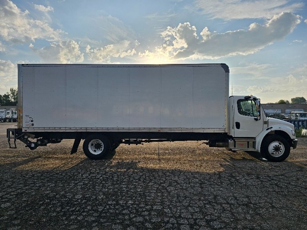 Medium Duty Box Truck-Light and Medium Duty Trucks-Freightliner-2022-M2-Brooklyn Park-MN-161,114\n\t\tmiles-$ 72,250 - Image 15