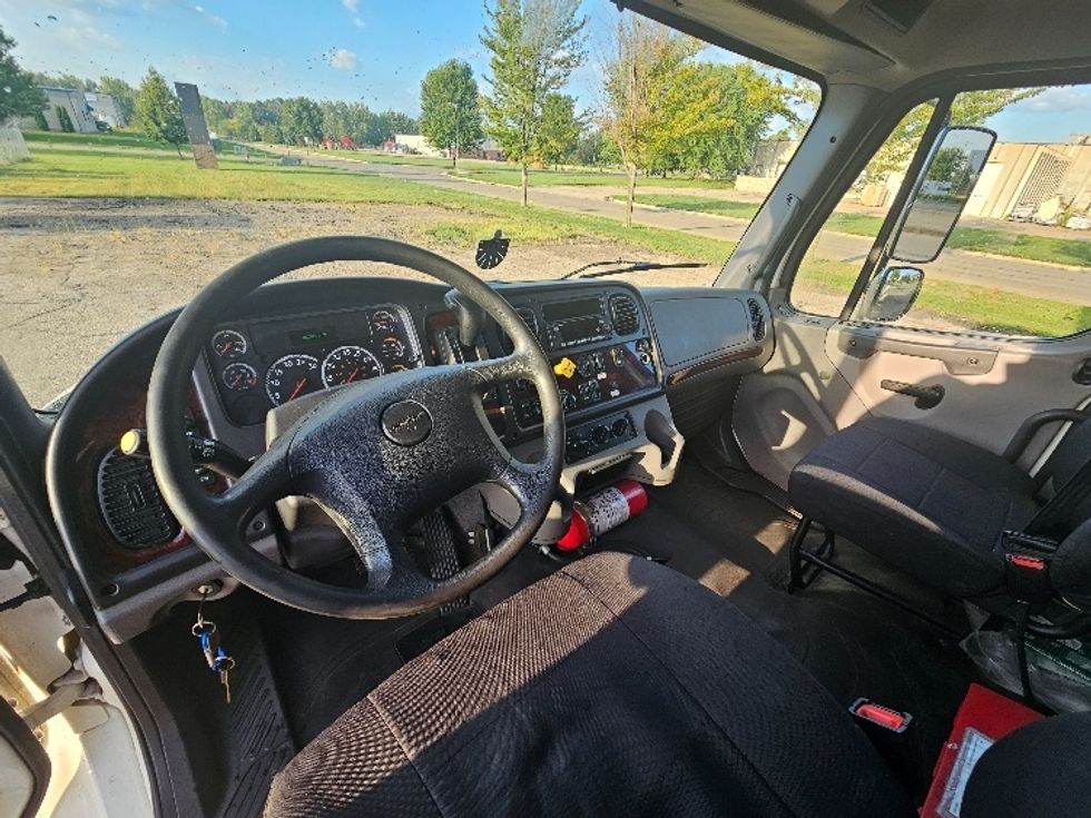 Medium Duty Box Truck-Light and Medium Duty Trucks-Freightliner-2022-M2-Brooklyn Park-MN-161,114\n\t\tmiles-$ 72,250 - Image 17