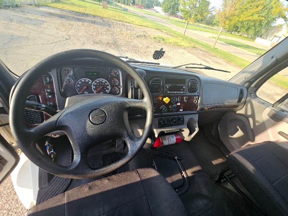 Medium Duty Box Truck-Light and Medium Duty Trucks-Freightliner-2022-M2-Brooklyn Park-MN-161,114\n\t\tmiles-$ 72,250 - Image 18