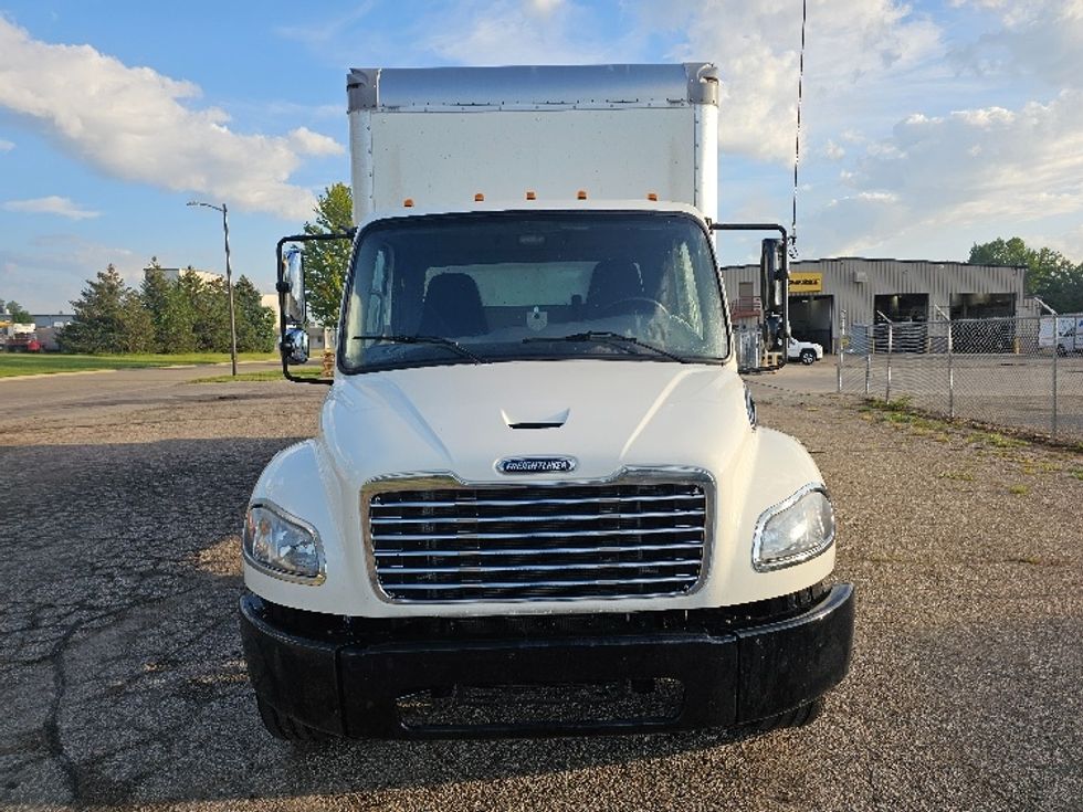 Medium Duty Box Truck-Light and Medium Duty Trucks-Freightliner-2022-M2-Brooklyn Park-MN-161,114\n\t\tmiles-$ 72,250 - Image 2
