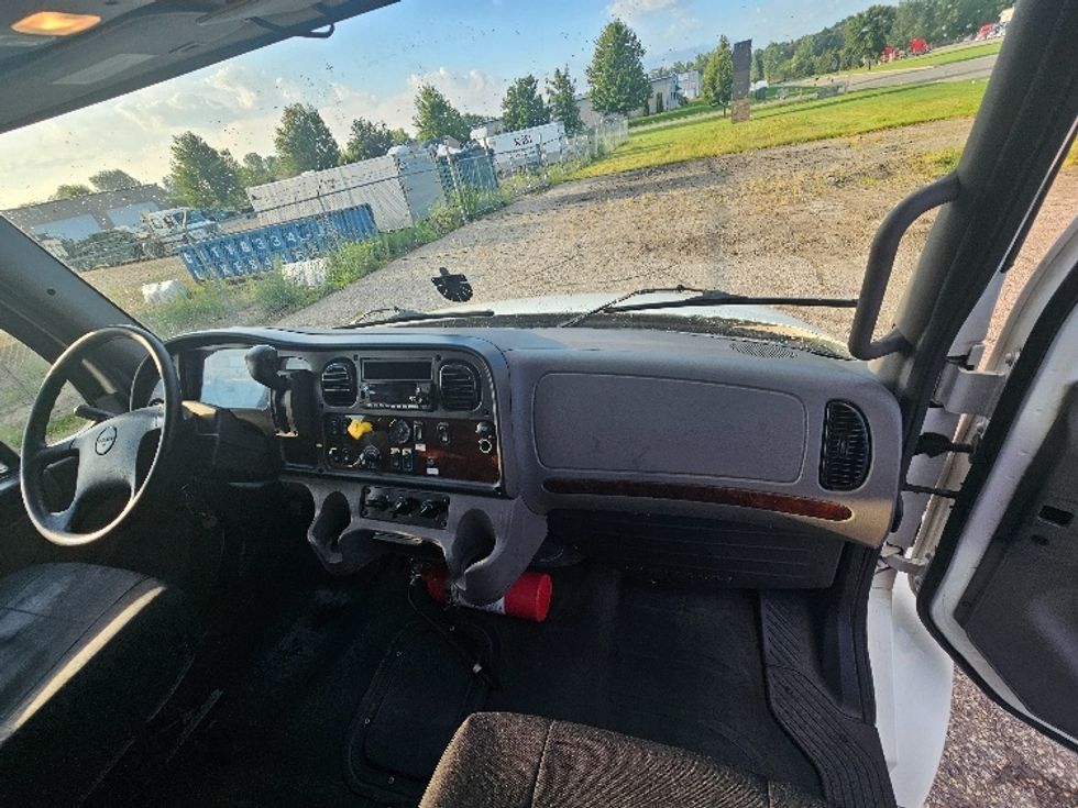 Medium Duty Box Truck-Light and Medium Duty Trucks-Freightliner-2022-M2-Brooklyn Park-MN-161,114\n\t\tmiles-$ 72,250 - Image 21