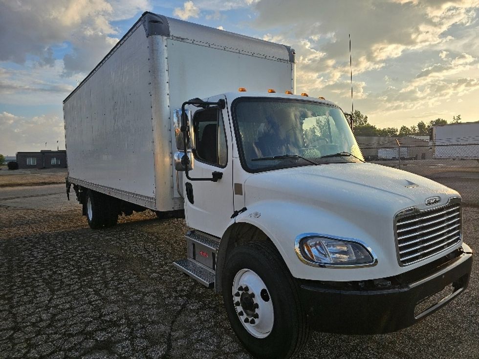 Medium Duty Box Truck-Light and Medium Duty Trucks-Freightliner-2022-M2-Brooklyn Park-MN-172,483\n\t\tmiles-$ 70,250 - Image 1