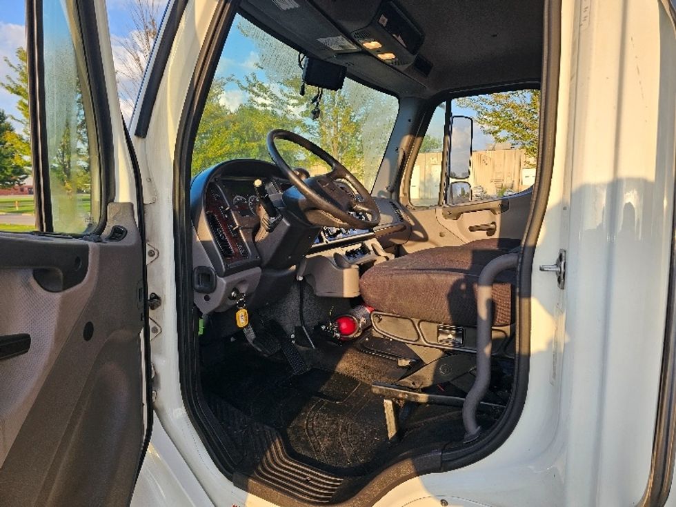 Medium Duty Box Truck-Light and Medium Duty Trucks-Freightliner-2022-M2-Brooklyn Park-MN-172,483\n\t\tmiles-$ 70,250 - Image 16
