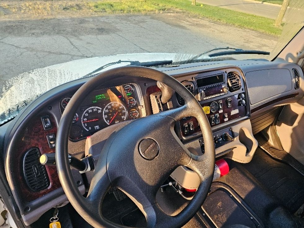 Medium Duty Box Truck-Light and Medium Duty Trucks-Freightliner-2022-M2-Brooklyn Park-MN-172,483\n\t\tmiles-$ 70,250 - Image 17