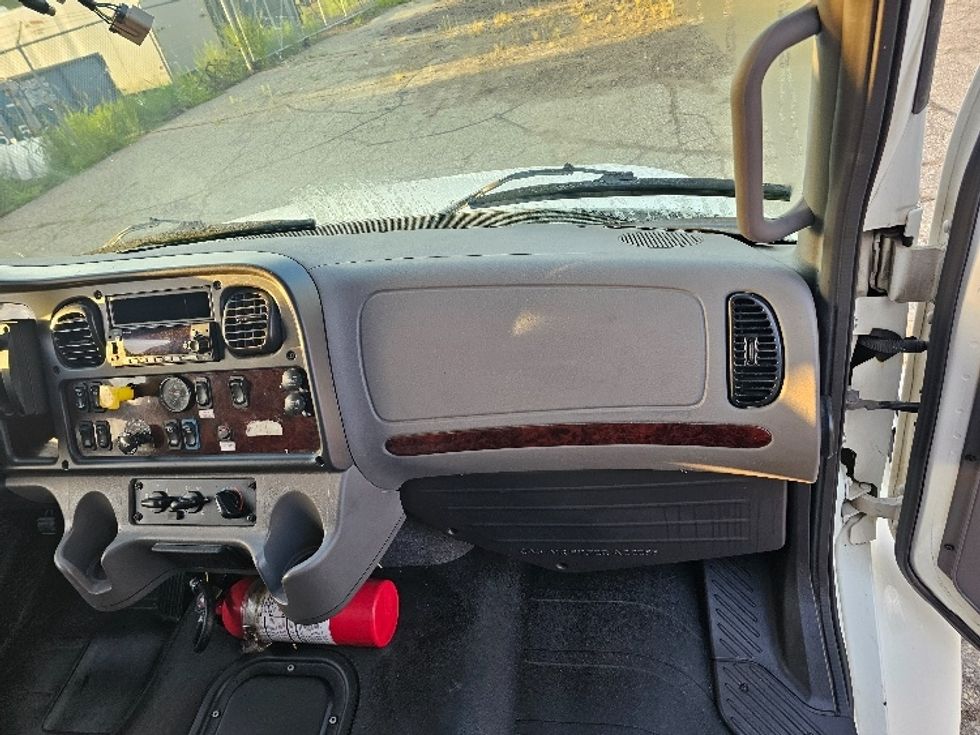 Medium Duty Box Truck-Light and Medium Duty Trucks-Freightliner-2022-M2-Brooklyn Park-MN-172,483\n\t\tmiles-$ 70,250 - Image 20
