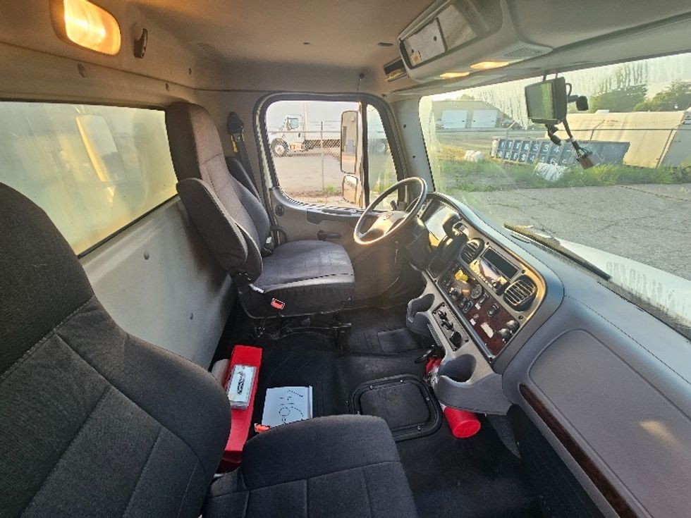 Medium Duty Box Truck-Light and Medium Duty Trucks-Freightliner-2022-M2-Brooklyn Park-MN-172,483\n\t\tmiles-$ 70,250 - Image 21