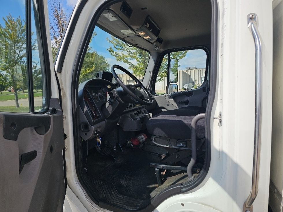 Medium Duty Box Truck-Light and Medium Duty Trucks-Freightliner-2022-M2-Brooklyn Park-MN-251,706\n\t\tmiles-$ 54,750 - Image 16