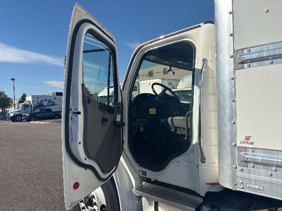 Medium Duty Box Truck-Light and Medium Duty Trucks-Freightliner-2022-M2-Brooklyn Park-MN-269,709\n\t\tmiles-$ 44,000 - Image 16