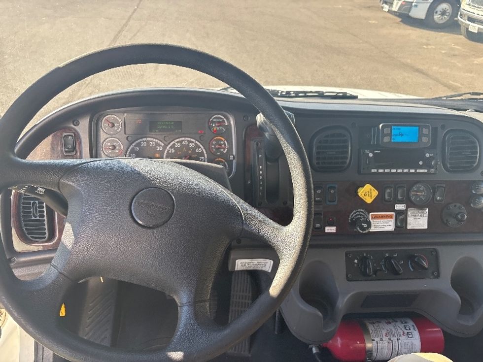 Medium Duty Box Truck-Light and Medium Duty Trucks-Freightliner-2022-M2-Brooklyn Park-MN-269,709\n\t\tmiles-$ 44,000 - Image 18