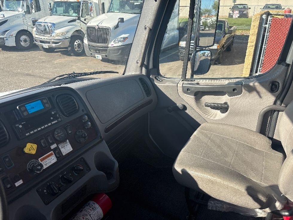 Medium Duty Box Truck-Light and Medium Duty Trucks-Freightliner-2022-M2-Brooklyn Park-MN-269,709\n\t\tmiles-$ 44,000 - Image 19