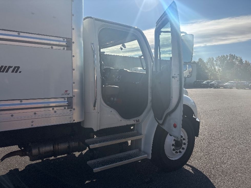 Medium Duty Box Truck-Light and Medium Duty Trucks-Freightliner-2022-M2-Brooklyn Park-MN-269,709\n\t\tmiles-$ 44,000 - Image 20