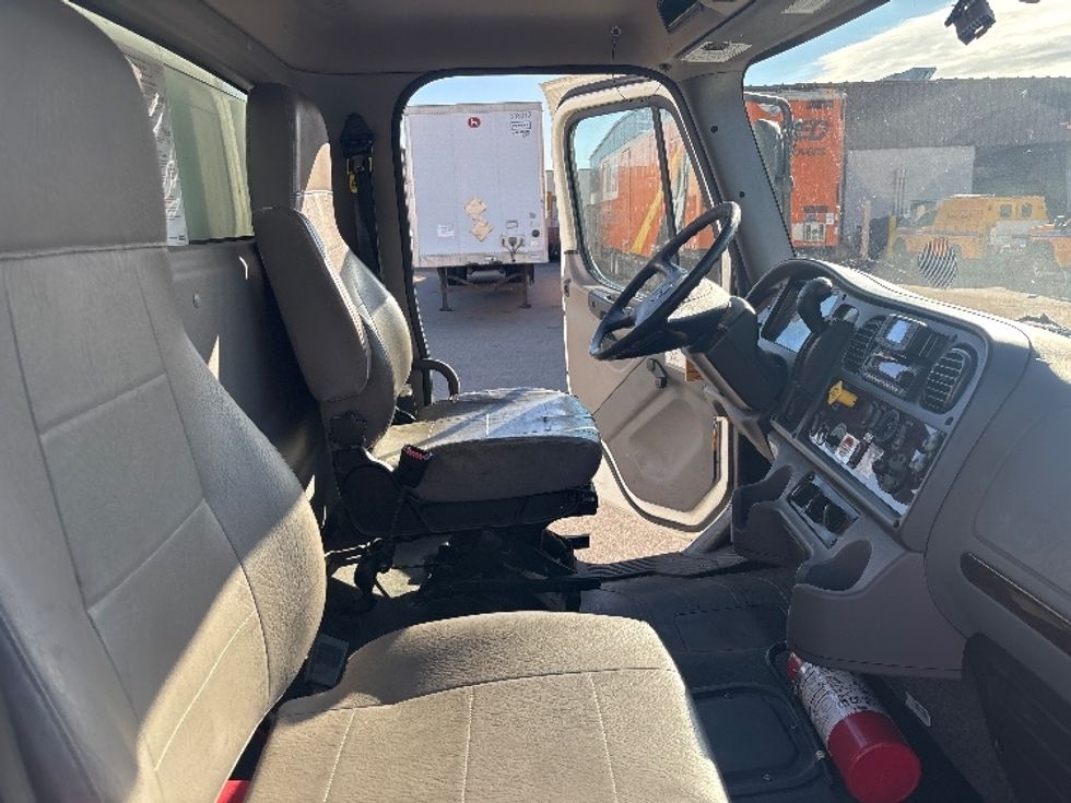Medium Duty Box Truck-Light and Medium Duty Trucks-Freightliner-2022-M2-Brooklyn Park-MN-269,709\n\t\tmiles-$ 44,000 - Image 22