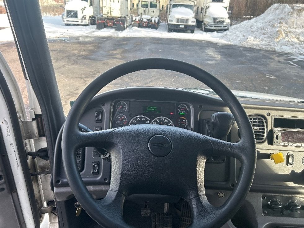 Medium Duty Box Truck-Light and Medium Duty Trucks-Freightliner-2022-M2-Brooklyn Park-MN-272,976\n\t\tmiles-$ 36,750 - Image 18