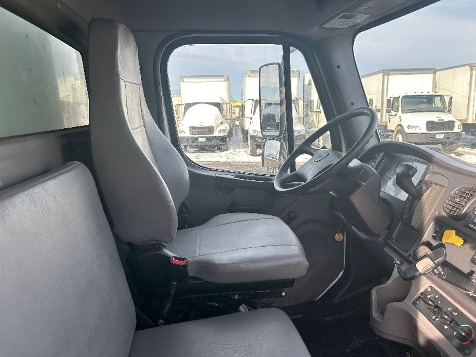 Medium Duty Box Truck-Light and Medium Duty Trucks-Freightliner-2022-M2-Brooklyn Park-MN-272,976\n\t\tmiles-$ 36,750 - Image 22