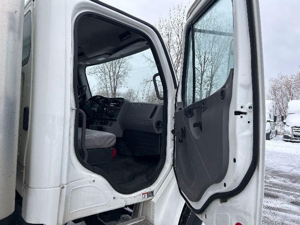 Medium Duty Box Truck-Light and Medium Duty Trucks-Freightliner-2022-M2-Brooklyn Park-MN-300,946\n\t\tmiles-$ 32,000 - Image 20
