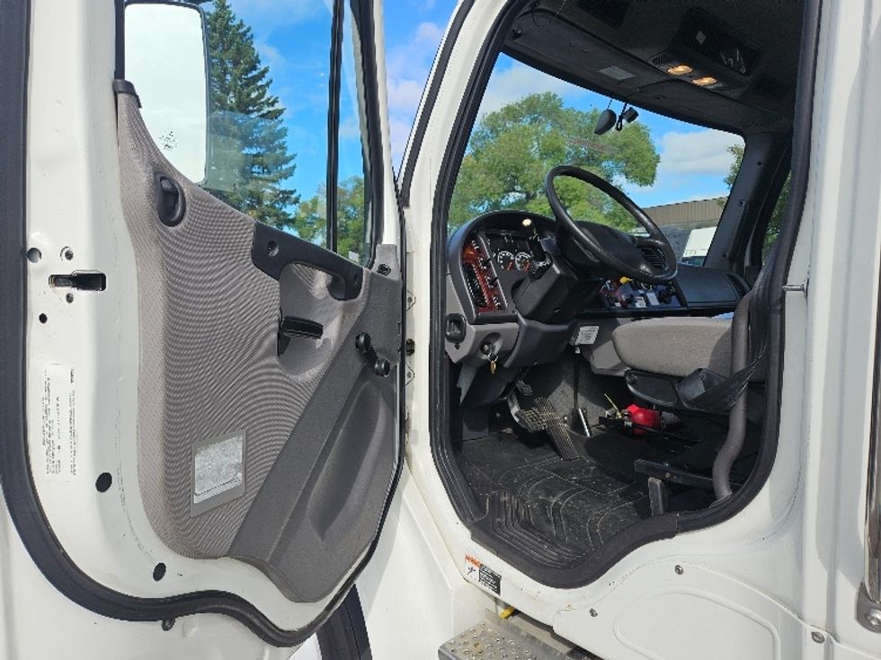 Medium Duty Box Truck-Light and Medium Duty Trucks-Freightliner-2022-M2-Brooklyn Park-MN-91,366\n\t\tmiles-$ 80,250 - Image 16