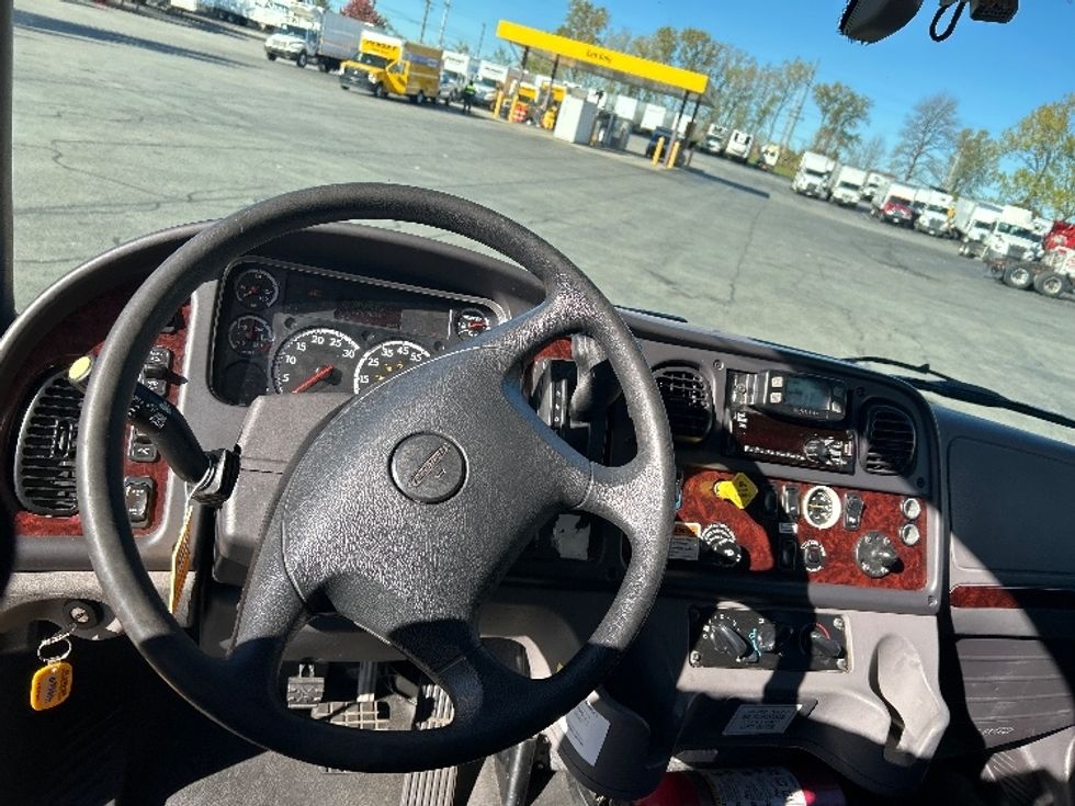 Medium Duty Box Truck-Light and Medium Duty Trucks-Freightliner-2022-M2-Buffalo-NY-174,753\n\t\tmiles-$ 44,500 - Image 18