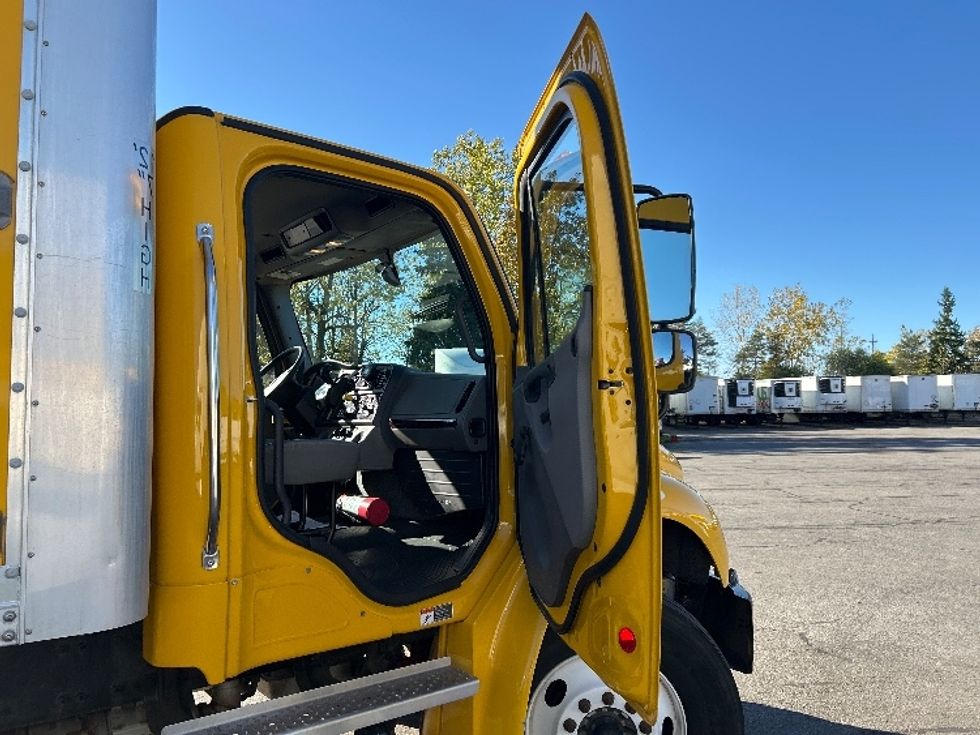Medium Duty Box Truck-Light and Medium Duty Trucks-Freightliner-2022-M2-Buffalo-NY-174,753\n\t\tmiles-$ 44,500 - Image 20