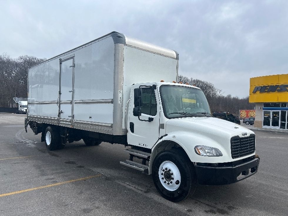 Medium Duty Box Truck-Light and Medium Duty Trucks-Freightliner-2022-M2-Byron Center-MI-127,135\n\t\tmiles-$ 71,500 - Image 1