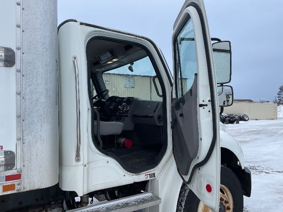 Medium Duty Box Truck-Light and Medium Duty Trucks-Freightliner-2022-M2-Cadillac-MI-143,471\n\t\tmiles-$ 68,500 - Image 18