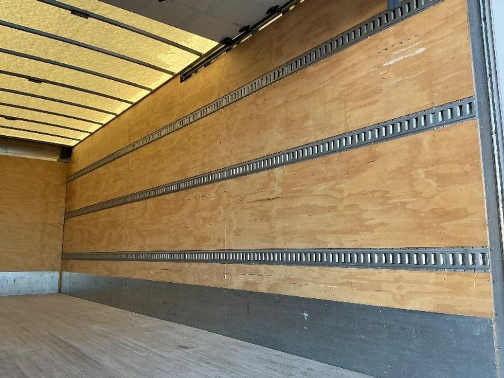 Medium Duty Box Truck-Light and Medium Duty Trucks-Freightliner-2022-M2-Calgary-AB-106,979\n\t\tkm-$ 101,500 - Image 12