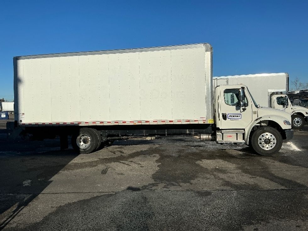 Medium Duty Box Truck-Light and Medium Duty Trucks-Freightliner-2022-M2-Calgary-AB-106,979\n\t\tkm-$ 101,500 - Image 15